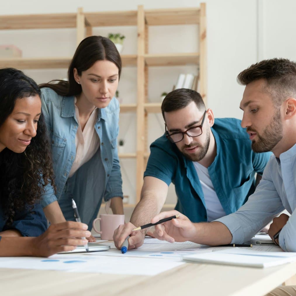COMPETITIVE INTELLIGENCE TECHNIQUES FOR OUTPACING YOUR RIVALS