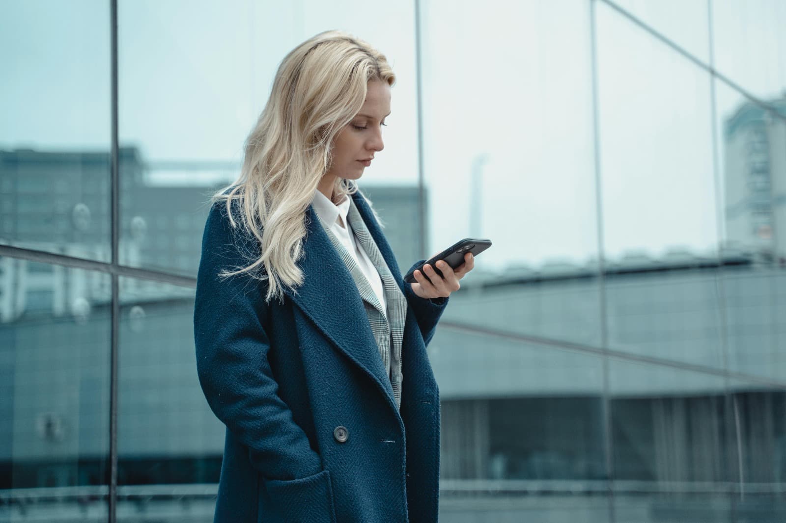 日本人対応のフォロワー購入サービス|SNSヒーロー公式